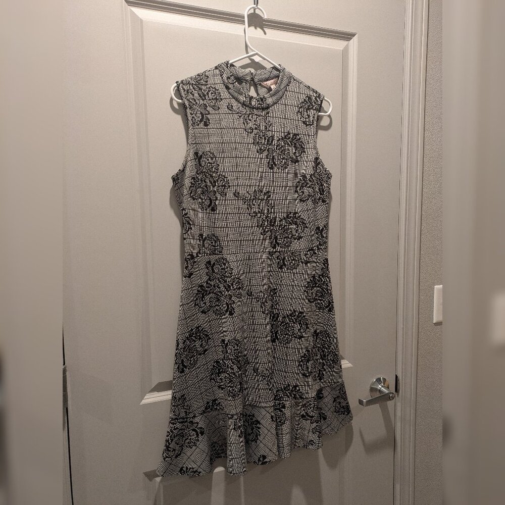Nanette Black and White Floral Keyhole Dress